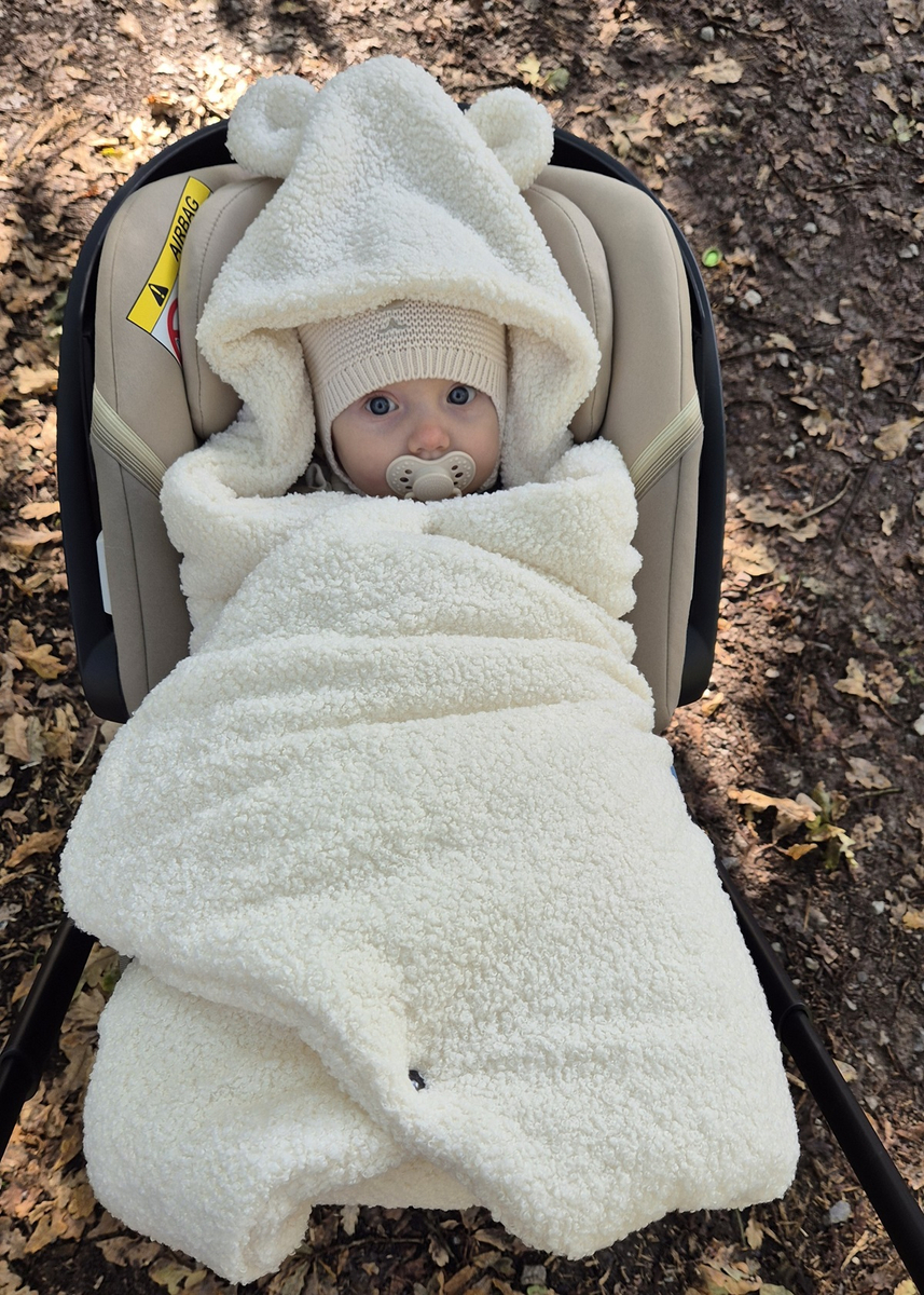 Kocyk z kapturkiem do fotelika BARANEK boucle