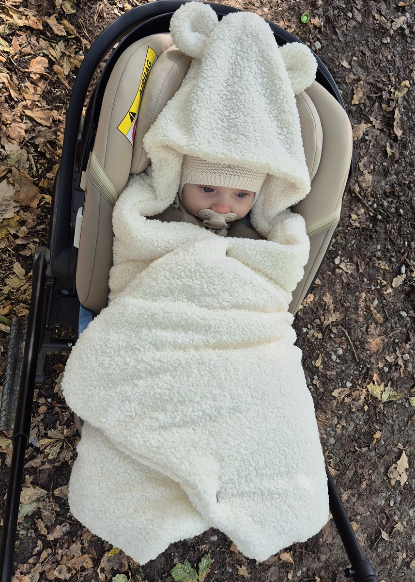 Kocyk z kapturkiem do fotelika BARANEK boucle