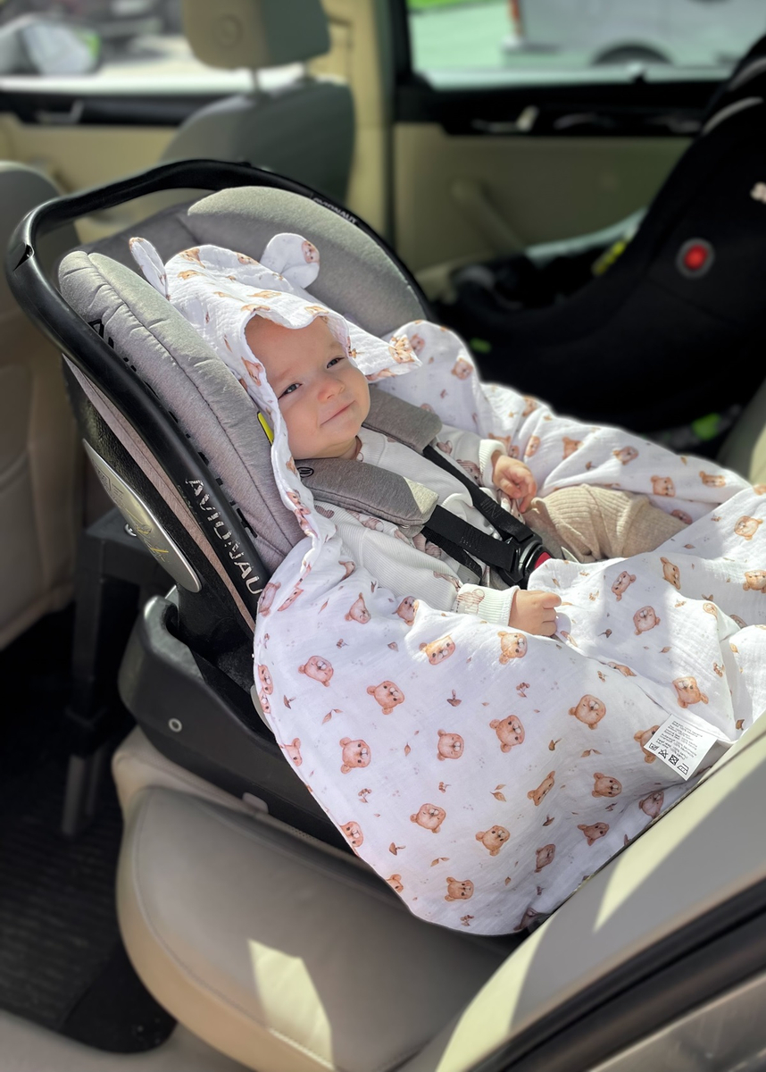 Muślinowy otulacz z kapturkiem do fotelika letni TEDDY BEAR