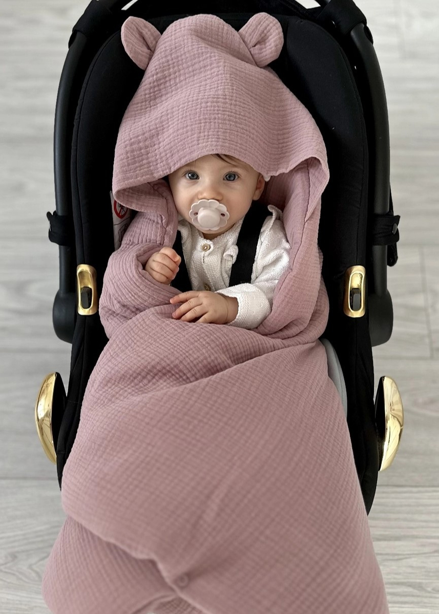 Kocyk otulacz do fotelika z kapturkiem MUŚLINOWY ocieplany