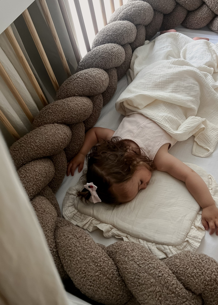 Ochraniacz WARKOCZ do łóżeczka BARANEK BOUCLE