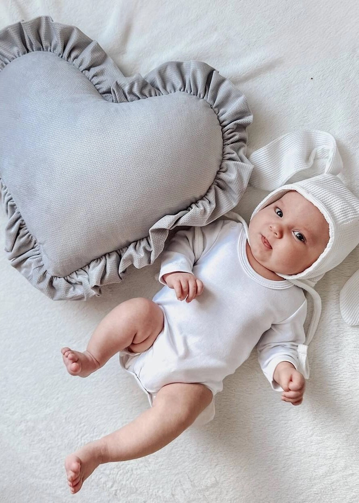 Poduszka dekoracyjna SERCE z falbanką VELVET