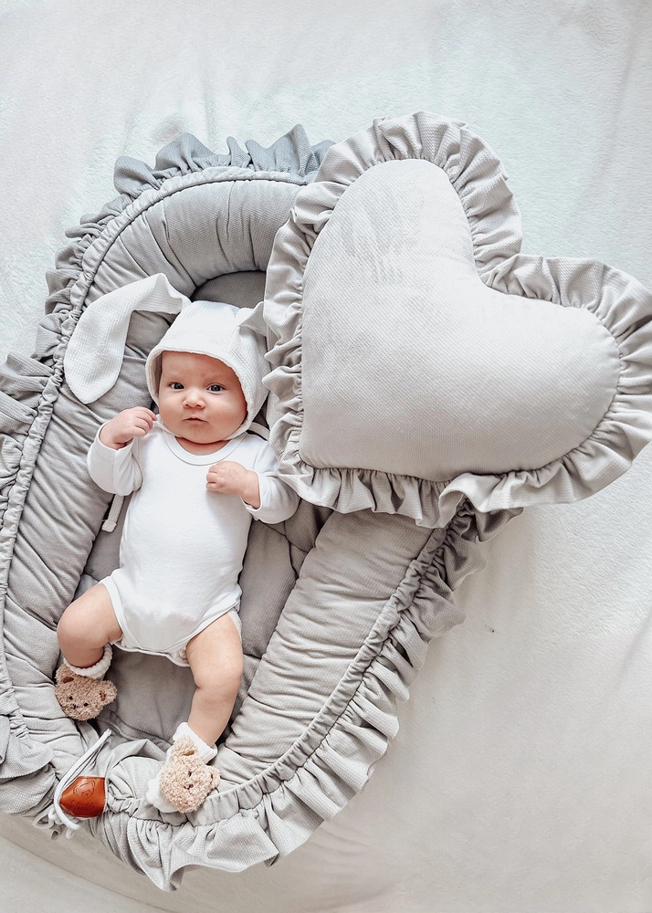 Poduszka dekoracyjna SERCE z falbanką VELVET