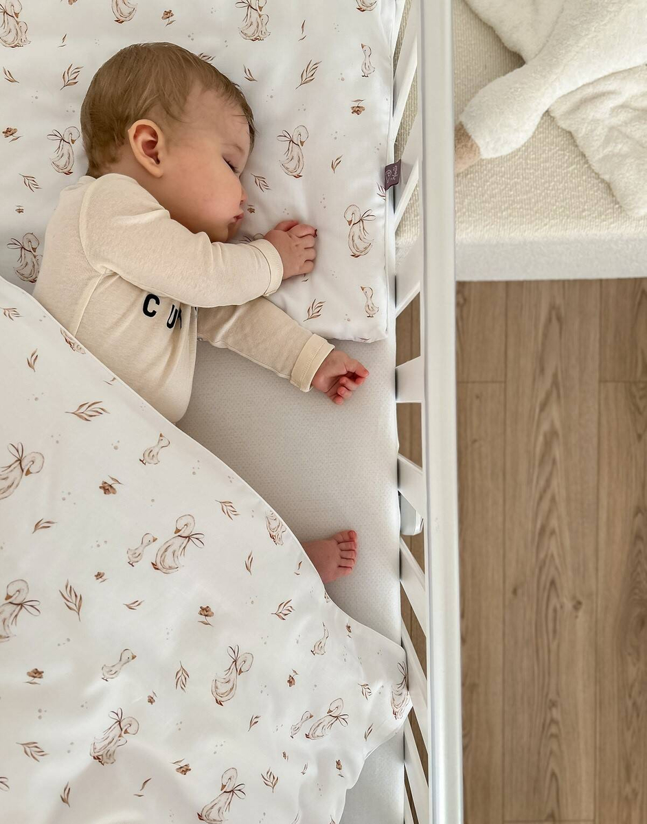 Pościel dziecięca do łóżeczka 100x135cm z wypustką 2elem 