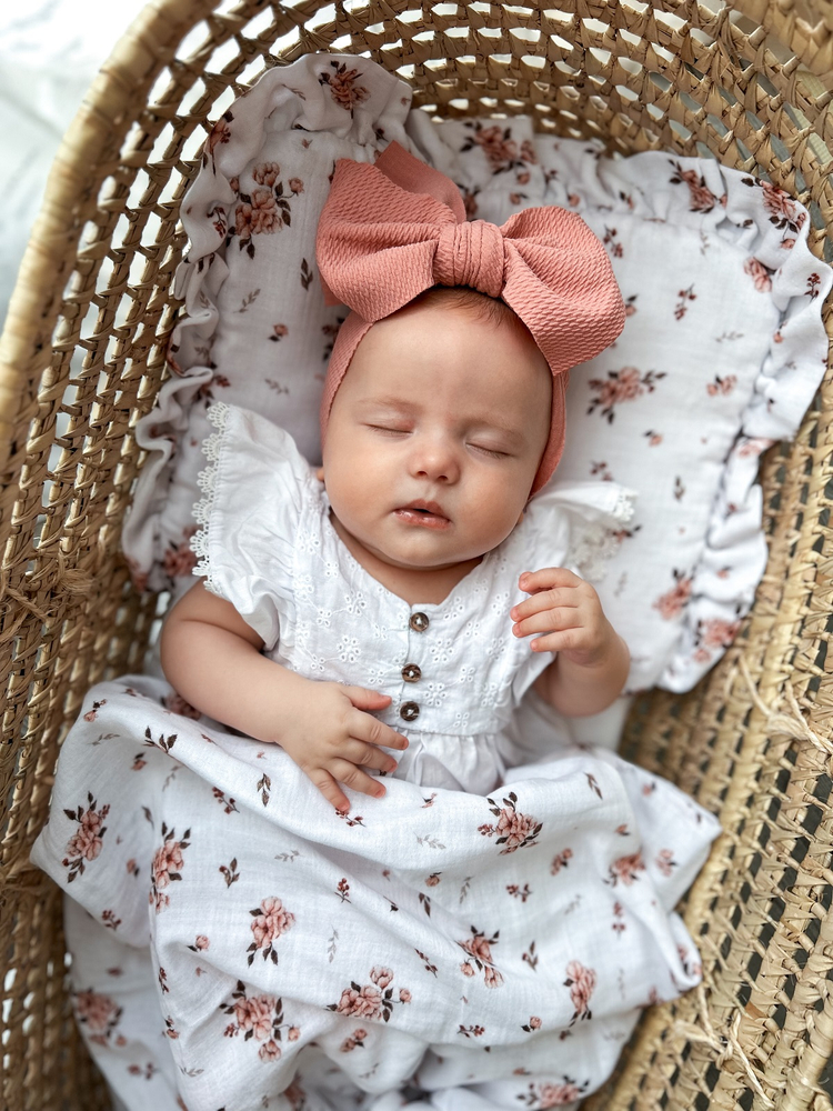 Komplet letni poduszka z falbanką i otulacz MUŚLIN LITTLE FLOWERS