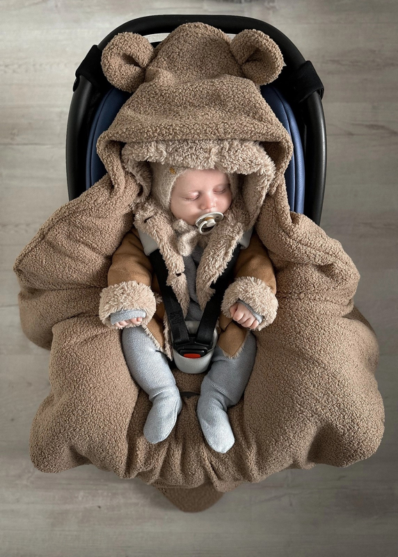 Kocyk z kapturkiem do fotelika BARANEK boucle