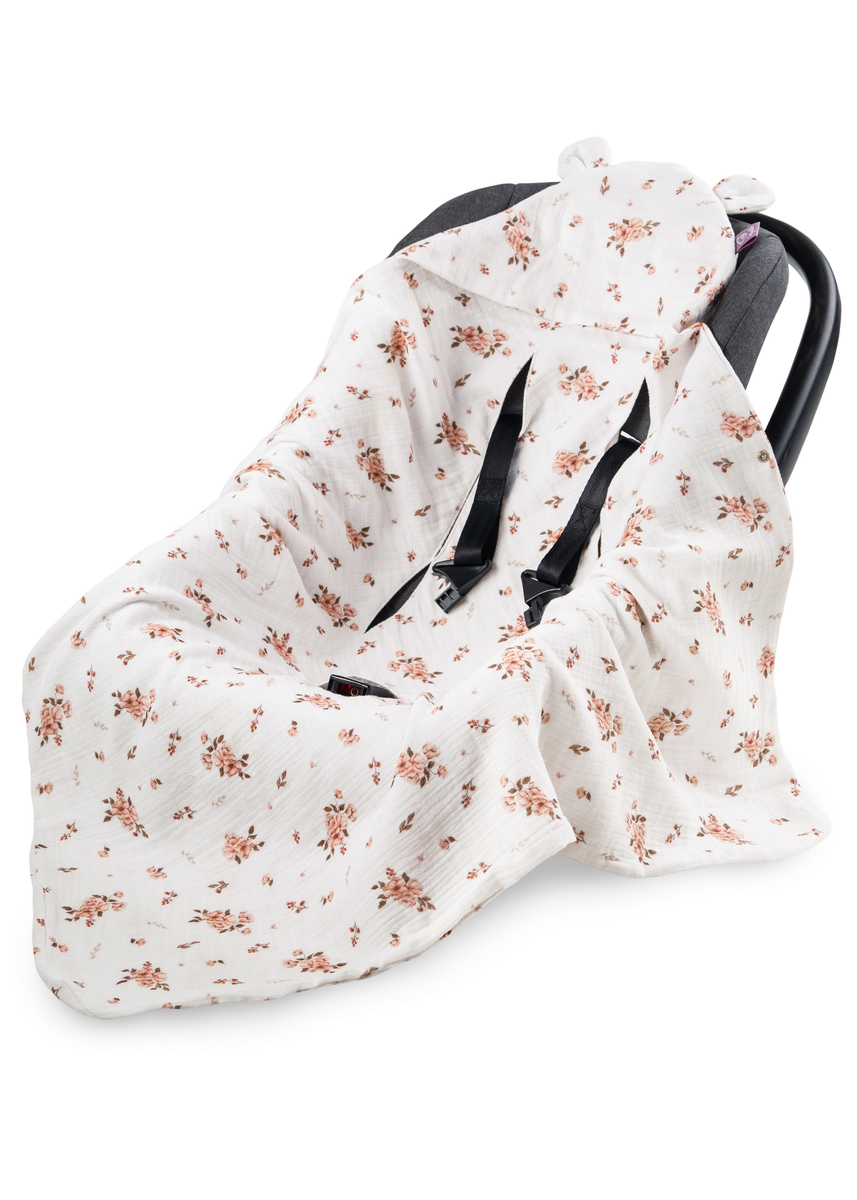 Muślinowy otulacz z kapturkiem do fotelika letni LITTLE FLOWERS