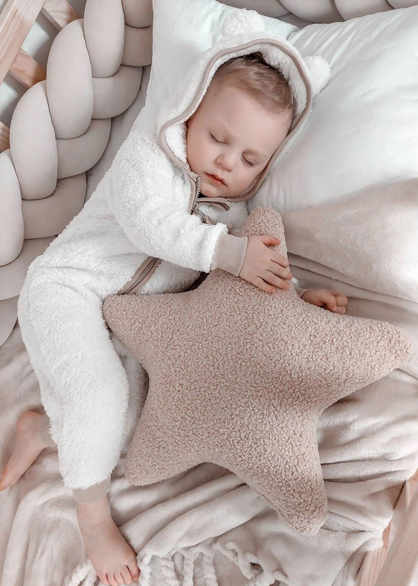 Poduszka dekoracyjna GWIAZDKA BARANEK boucle