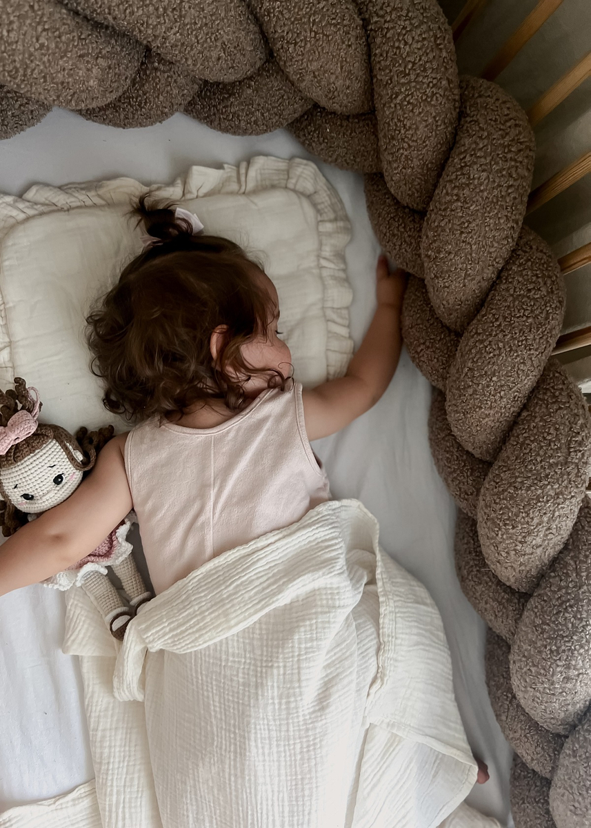 Ochraniacz WARKOCZ do łóżeczka BARANEK BOUCLE