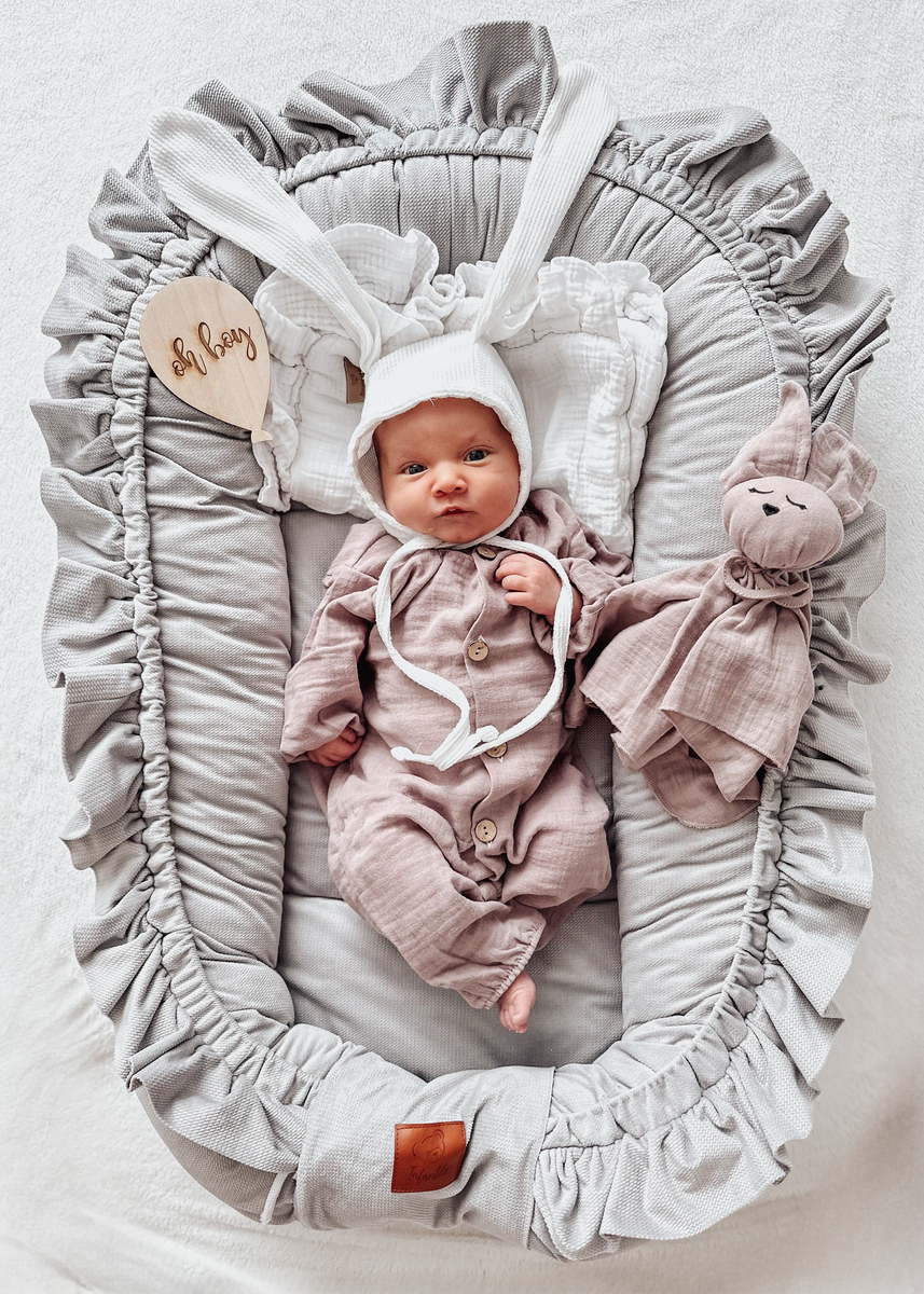 KOKON niemowlęcy VELVET z falbanką