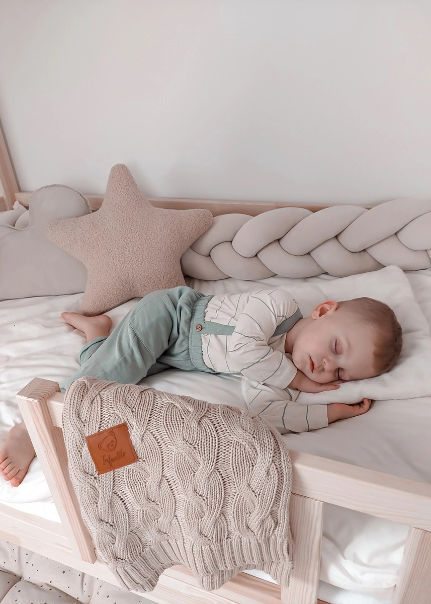 Poduszka dekoracyjna GWIAZDKA BARANEK boucle