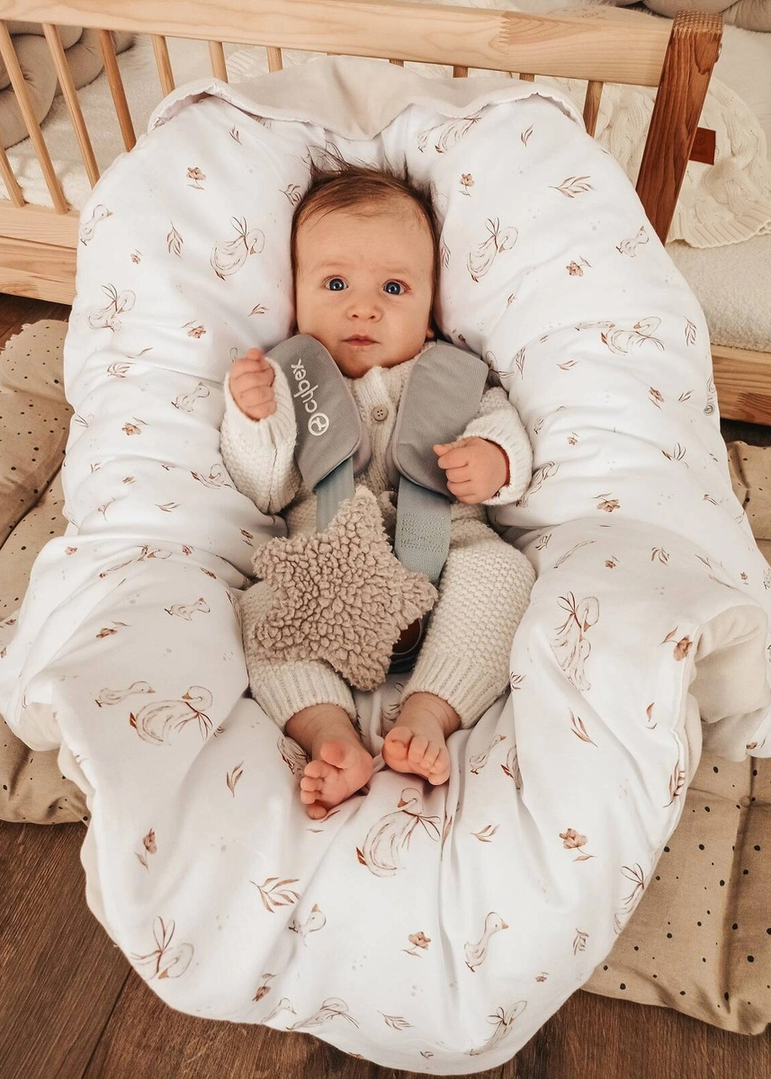 Kocyk z kapturkiem do fotelika WELUR 