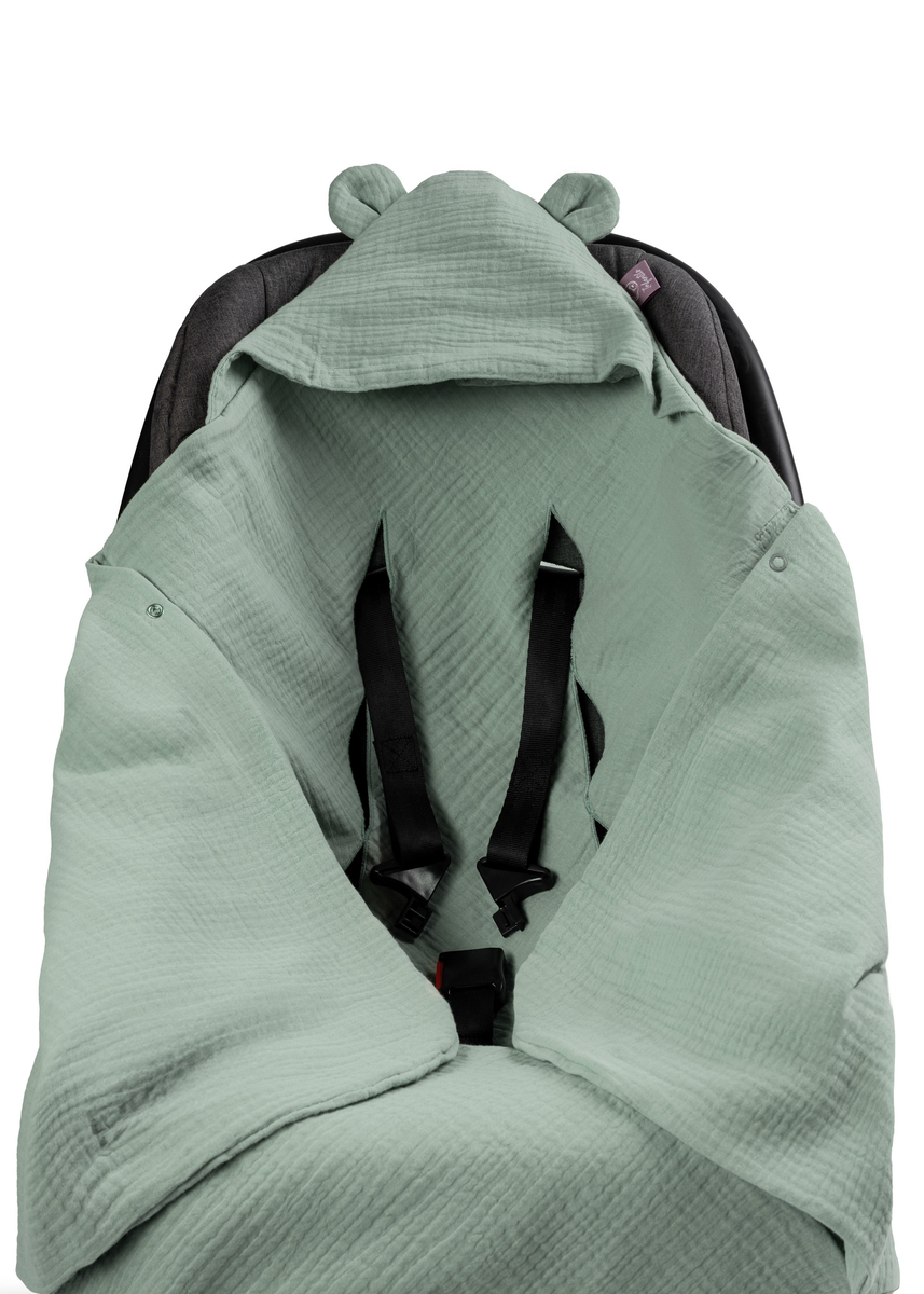 Muślinowy otulacz z kapturkiem do fotelika letni