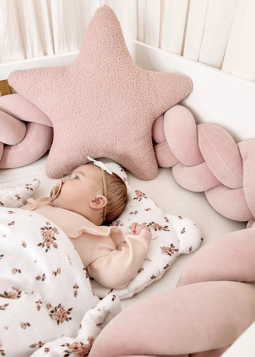 Poduszka dekoracyjna GWIAZDKA BARANEK boucle