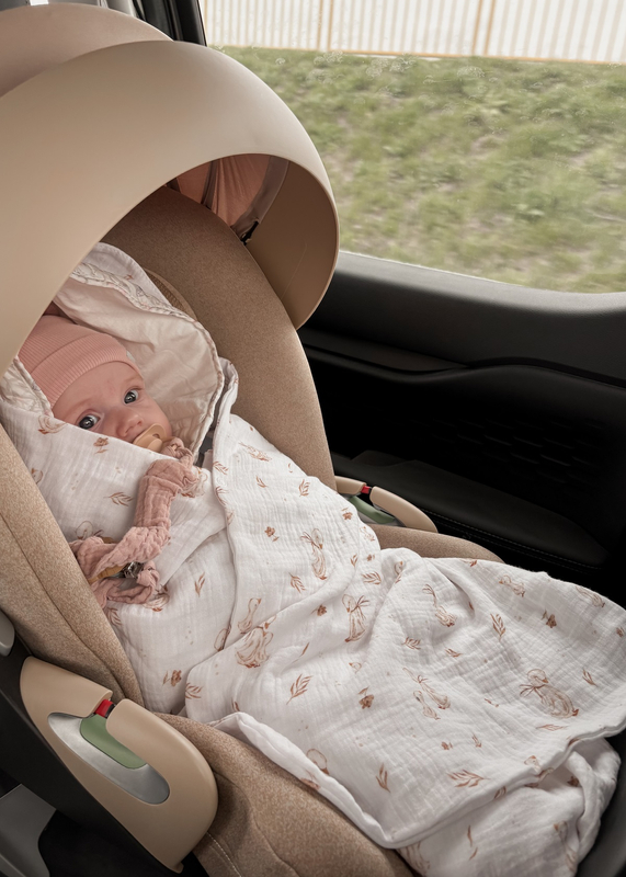 Muślinowy otulacz z kapturkiem do fotelika letni MOMMY GOOSE